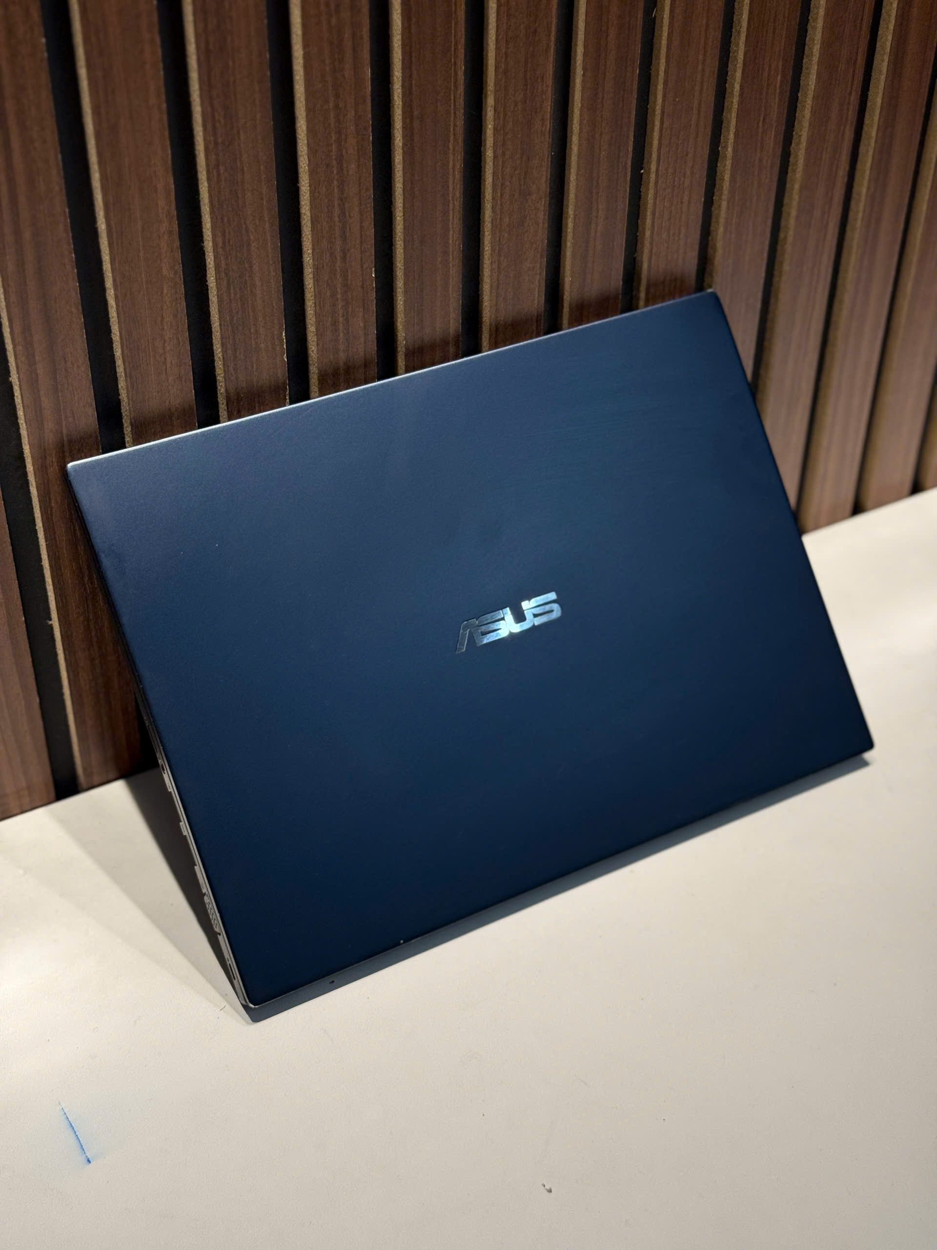 Asus ExpertBook P2451F| Core i3 Gen 11/ Ram 16GB, SSD 128GB/ Màn 14inch/ Pin 2-4h